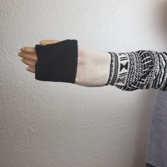 We The Free Layered Sleeve Cuff Cotton Sweater Thermal with Thumbhole - Picture 3 of 9